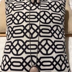 Black and White Geometric Pattern Top